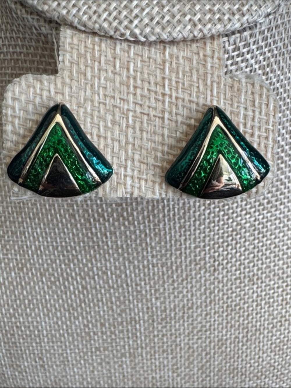 VTG 90s Avon Green Enamel Gold-Tone Geometric Triangle Stud Pierced Earrings